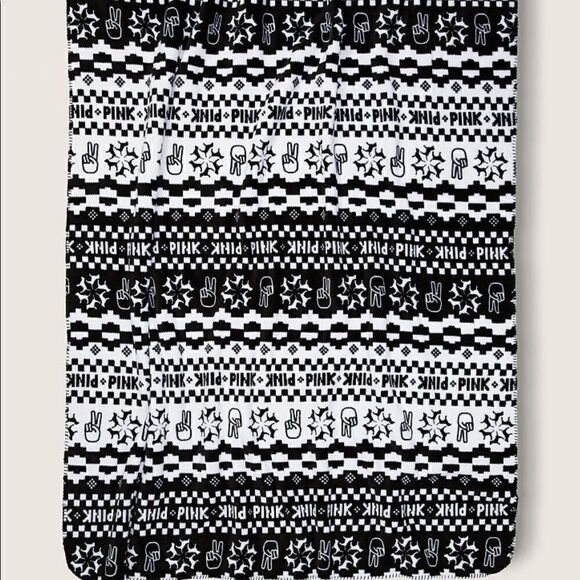 NWT PINK Victoria’s Secret Sherpa Blanket - Picture 2 of 4